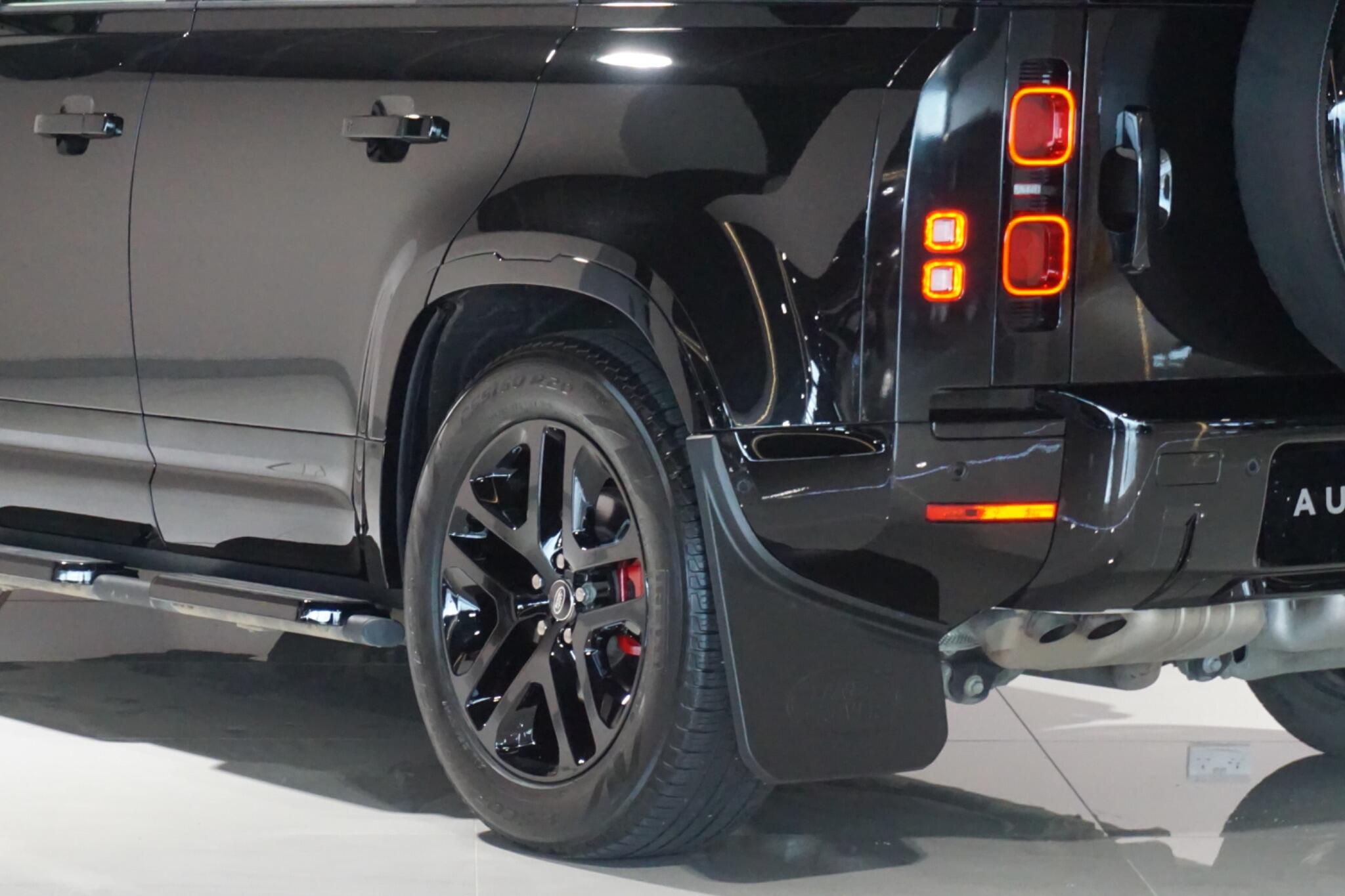 Land Rover Defender 110 3.0 D250 MHEV XS Edition SUV 5dr Diesel Auto 4WD Euro 6 (s/s) (250 ps)